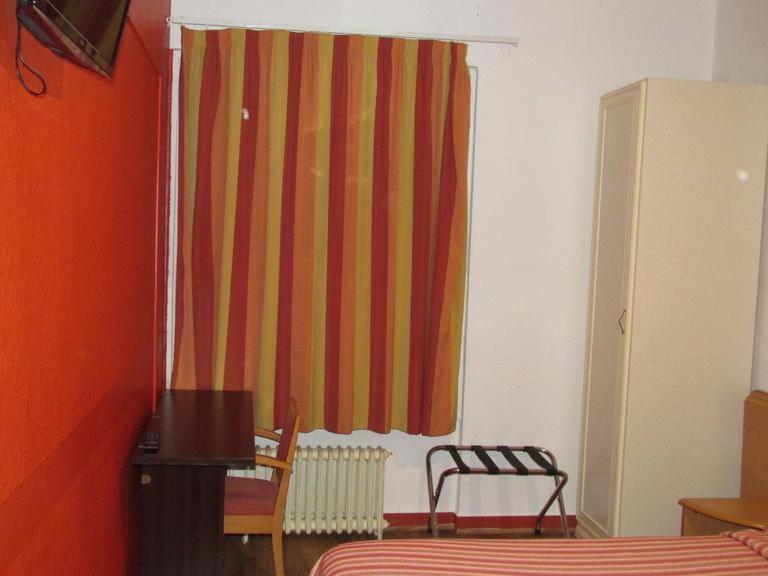Pictav Hotel Poitiers Bagian luar foto